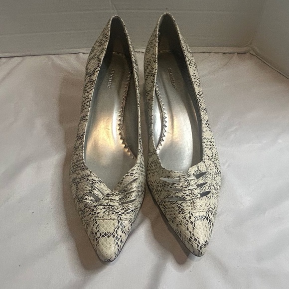 AVENUE SHOES - Picture 6 of 10